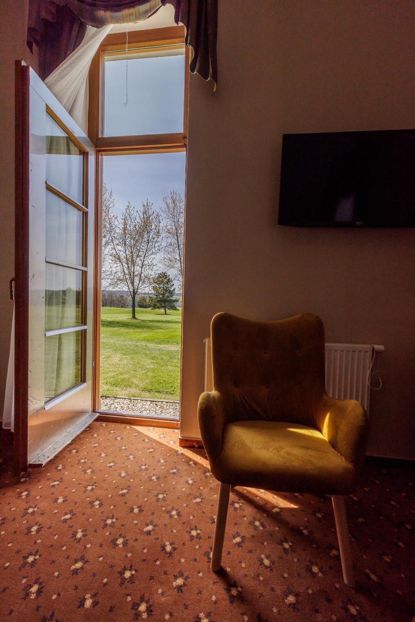 Darovansky Dvur - Wellness & Golf Hotel Brasy Екстер'єр фото