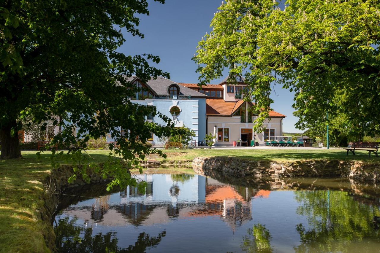 Darovansky Dvur - Wellness & Golf Hotel Brasy Екстер'єр фото